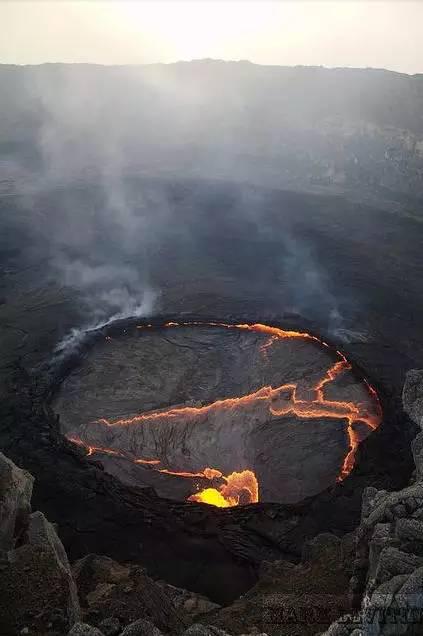 火山喷射,从未见过,太壮观了