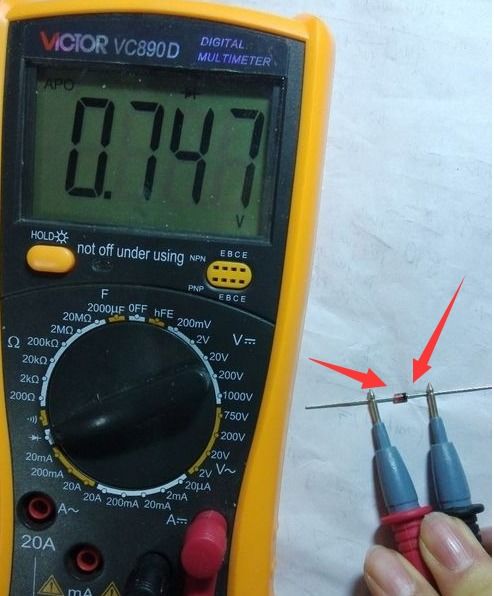 数字万用表可以测二极管哪些参数？怎样测？