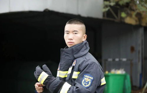 冠军榜 何腾,100米消防障碍 专业组 第一名