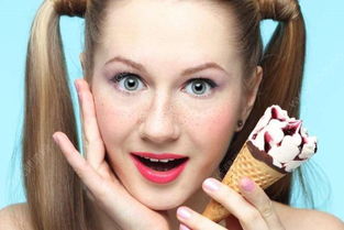 为什么女生爱吃雪糕 为什么女孩子喜欢吃冰淇淋