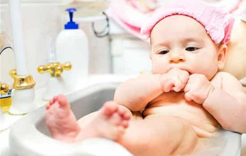 婴儿湿疹头痒怎么洗小妙招,婴儿湿疹止痒有什么方法吗