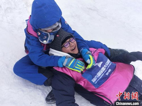 西藏少年的 冰雪奇缘 穿越5000公里去滑雪 
