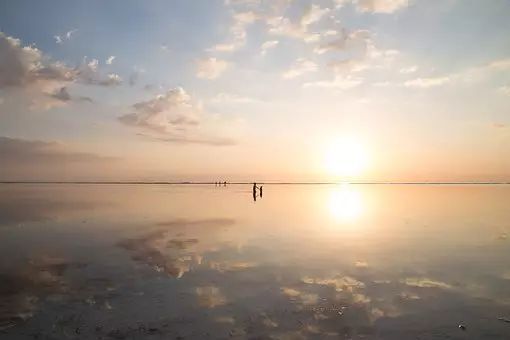 太阳升起 又是新的一天 海上日出 詹泽朗诵