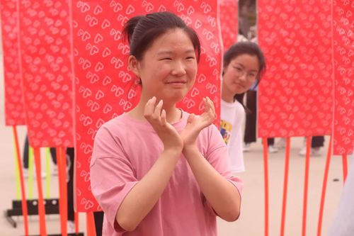 名校风采 一棵会开花的树 郑州一中国际航空港实验学校首届心理运动会特写