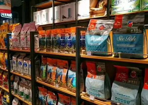 小佩获得宠物用品领域最大单笔融资,已在上海开出7家线下店 