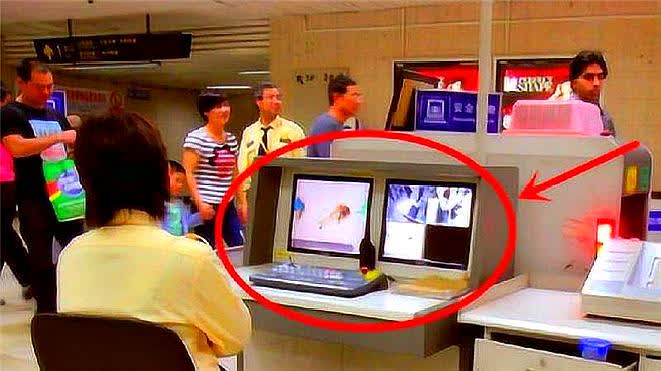 女生过安检时,多数安检员会很尴尬,屏幕上究竟会显示什么 