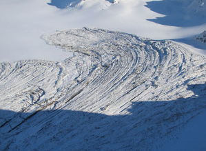 美阿拉斯加发生山崩 数千万吨岩石碎片滑下 