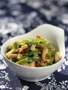 榨菜青椒炒肉丝的做法窍门,青椒榨菜炒肉丝怎么做好吃呢？