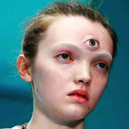 米兰时尚周模特集体 中毒 花椒模特成清流