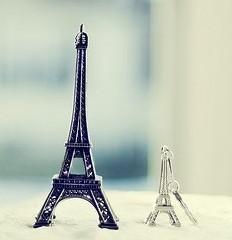 ゛巴黎铁塔淂殇 我不懂 