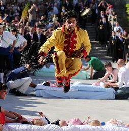 西班牙 魔鬼跨婴儿节 堪称世界最危险节日 