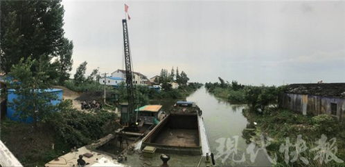 江苏盐城遭遇雷雨大风袭击 房屋被刮倒