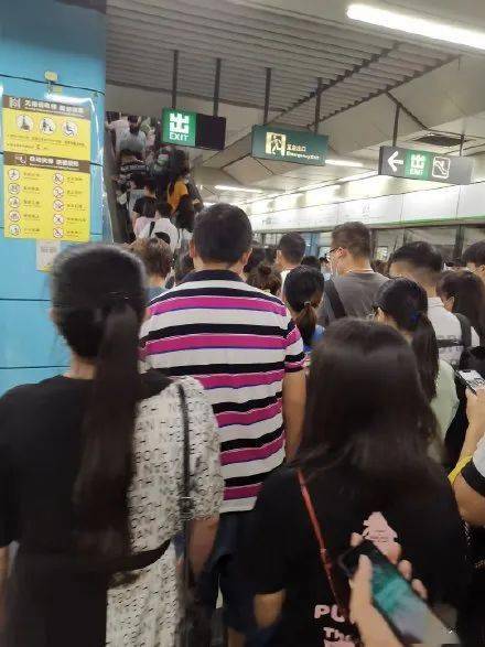 中国最拥挤的10个地铁站,拥挤的10个地铁站，你一定经历过！