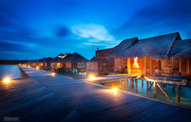 马尔代夫酒店水设计如何营造出浪漫的氛围（马尔代夫水上别墅多少钱一晚）