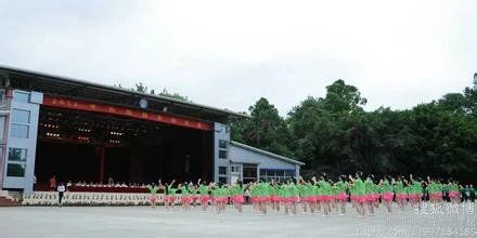 成都华大卫校好不好,成都华大卫校是一所位于中国四川省成都市的卫生学校，专注于提供高质量的卫生教育和培训