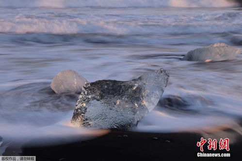 冰岛钻石海滩上的 冰钻石 2 