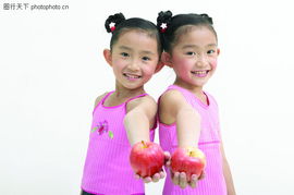 儿童广告0021 儿童广告图 儿童图库 双胞胎 
