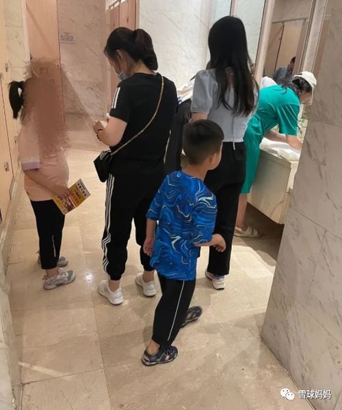 女中学生更衣室换衣服 图片搜索