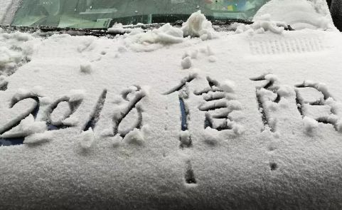 感觉全世界都在下雪 只有宁波坚持在下雨 下雨 下雨 