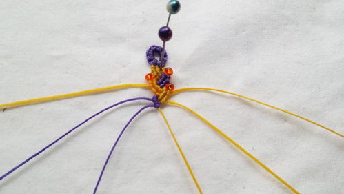 编绳手链也可以很时尚 手工编织撞色手链编法教程