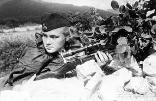 战争并未让女人走开 苏军女战士老照片 