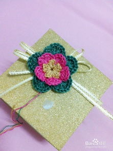 钩针编织钩出美丽漂亮的礼盒花朵装饰礼品盒 