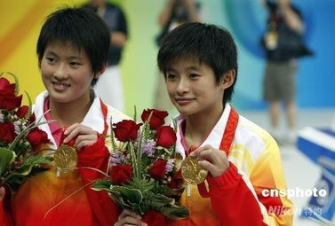 王鑫家只有24平米 父母摆摊供出奥运冠军 
