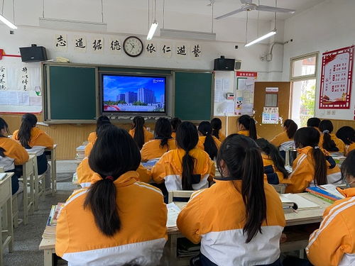 亳州幼师学校王博宇,亳州幼儿师范学校是不是职高？