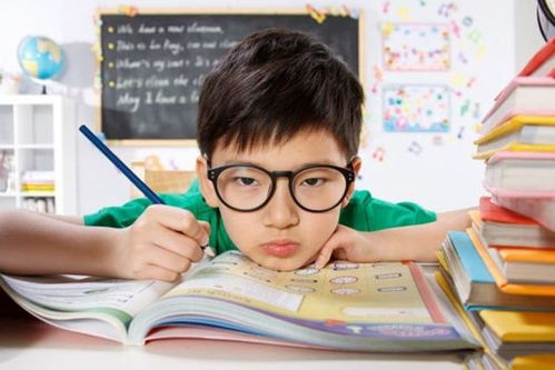 熬夜写作业的孩子,除了会影响身高发育,还有五个方面也受影响
