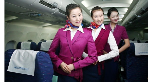 中国航空学校 空姐,优雅的航空空姐，你知道她们背后的故事吗？