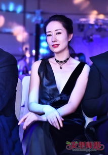靳东师姐一夜爆红 刘敏涛的经典时尚发型百变吸眼
