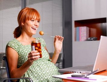 孕妇能吃香椿吗 孕妇月子餐能吃什么青菜？ 