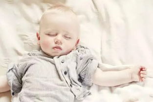 刚出生的婴儿连续睡多久,初生婴儿一天睡多久