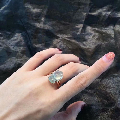 戒指戴在小手指代表什么