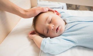 嗯嗯宝宝叫宝贝点使劲怎，有没有宝宝睡觉的时候总是很使劲的