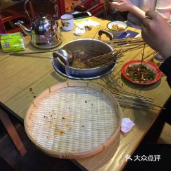 老街食八味 街边麻辣烫 美食集的香油碟好不好吃 用户评价口味怎么样 成都美食香油碟实拍图片 大众点评 