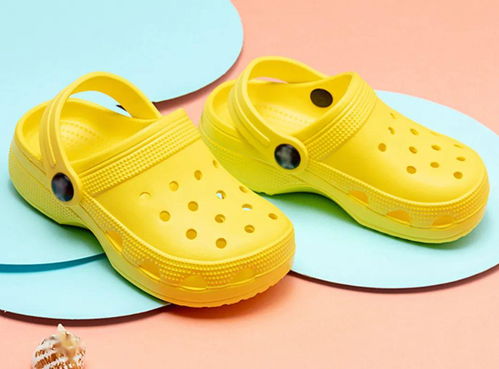 夏天为什么不建议孩子穿洞洞鞋