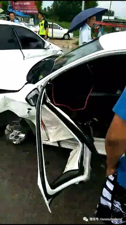 事发定陶科目三考场 一学员练车与私家车相撞,车辆严重变形 