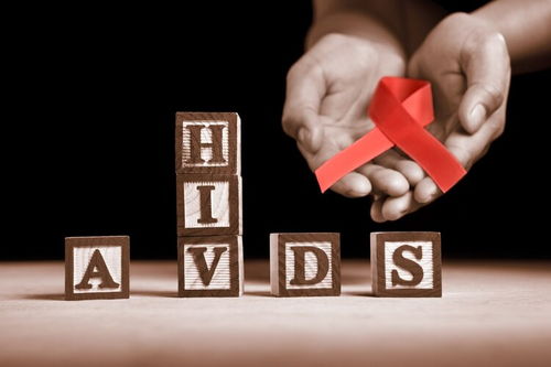 36岁老板娘确诊艾滋病和宫颈癌 感染HIV后,更容易患这3种癌症
