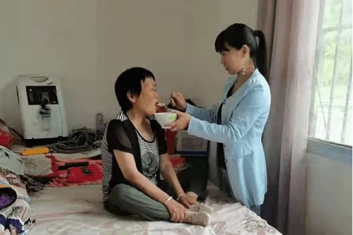 商洛一儿媳照顾患病婆婆十几年,她说花再多钱都值得