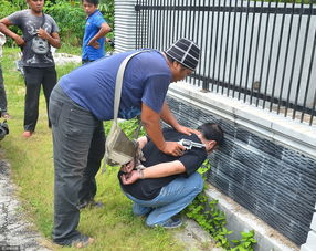 印尼200囚犯趁祷告出逃 警民协同追捕 