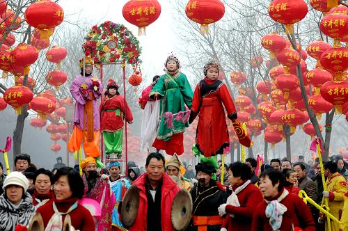 春节庙会乐翻天 