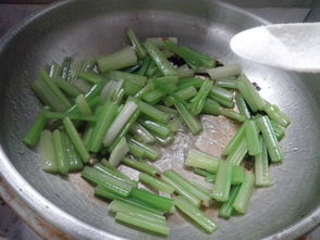 花生芹菜的做法 花生芹菜怎么做 花生芹菜 菜谱 好豆 
