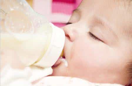 婴儿不好好吃奶 新生儿不好好吃奶怎么办