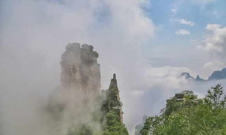 白石山,被誉为 中国北方第一奇山 