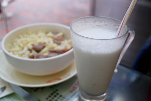 香港取名最有意思的小餐馆,竟以 牛奶公司 命名,澳门也有
