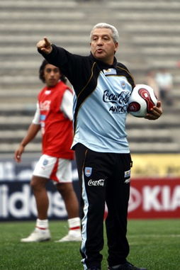 乌拉圭队前教练是谁呀 乌拉圭主帅是谁?