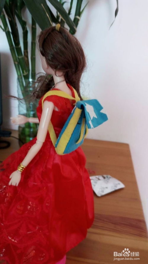 芭比娃娃的书包怎么做 