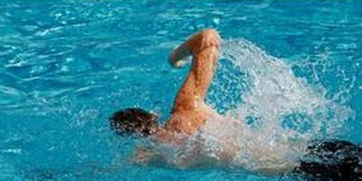 一男子游泳导致33人怀孕新闻(游泳编排有33人的比赛怎么编排)