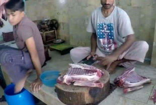 看了印度人卖猪肉的方式,网友 如果在印度生活,我愿意吃素